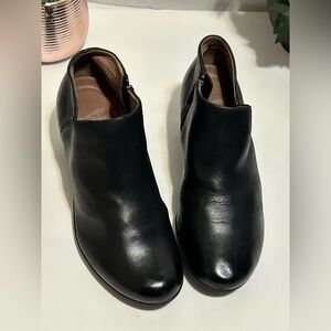 Dansko Black Leather Booties 38 VGUC
